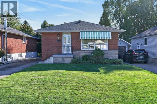 145 East 25th Street, Hamilton, ON, L8V3A3 | Card Image