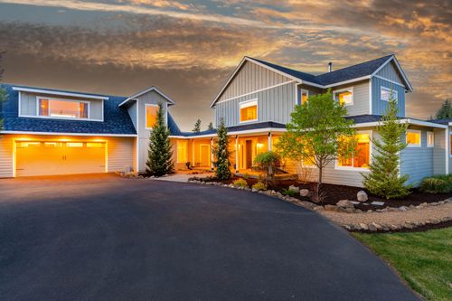 23160 Rickard Rd, Bend, OR, 97702-8815 | Card Image