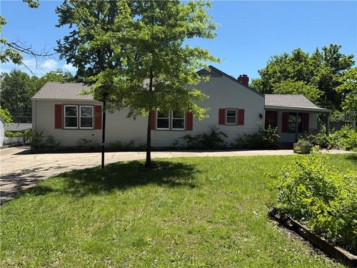 6701 W 77th Ter, Overland Park, KS, 66204-3160 | Card Image