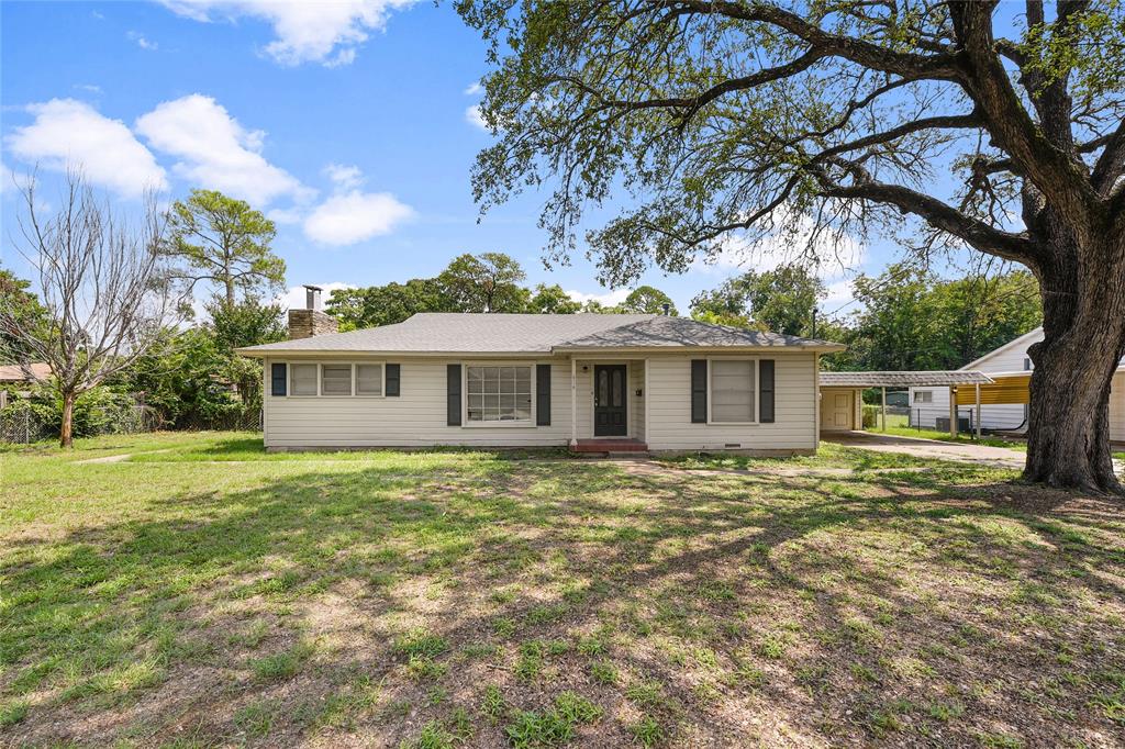 Winters St, River Oaks, TX 76114