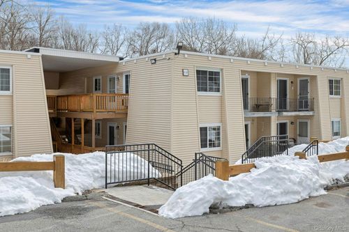 417 Fox Run Ln, Carmel, NY, 10512-2353 | Card Image