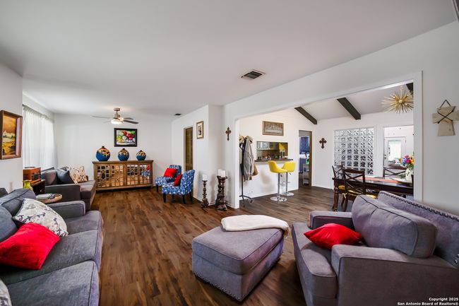 713 Fawndale Ln, House other with 3 bedrooms, 3 bathrooms and null parking in Windcrest TX | Image 5