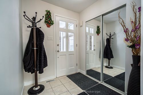 46 Elgin Dr, Brampton, ON, L6Y1A8 | Card Image