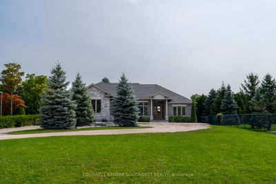 646 St Clair Pky, House other with 5 bedrooms, 3 bathrooms and 6 parking in Saint Clair ON | Image 2