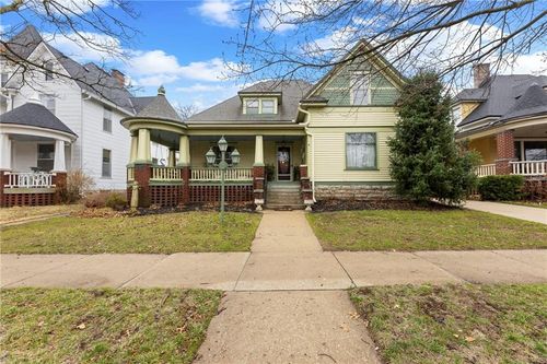 107 E Peoria St, Paola, KS, 66071-1708 | Card Image