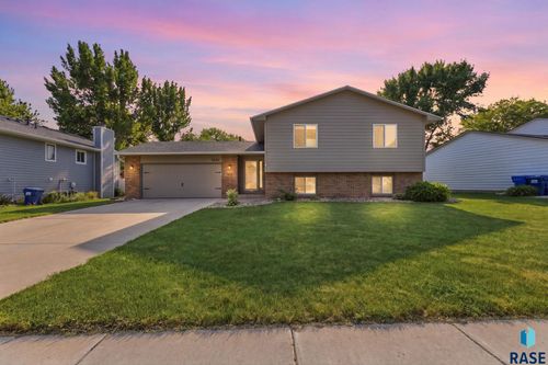 6601 W 32nd St Street, Sioux Falls, SD, 57106 | Card Image