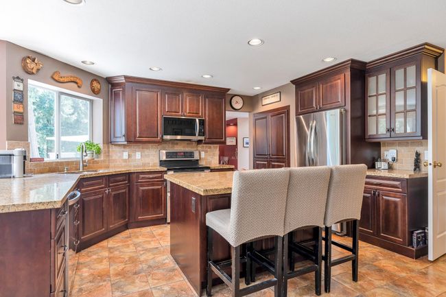 2805 Lupine Court, House other with 6 bedrooms, 3 bathrooms and 4 parking in Coquitlam BC | Image 6