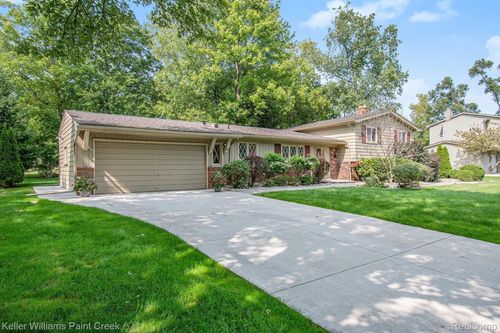 7374 Woodridge Rd, West Bloomfield, MI, 48322-4231 | Card Image