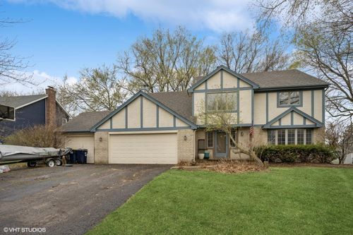 12555 Dover Dr, Apple Valley, MN, 55124-8649 | Card Image