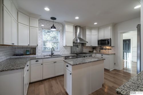 4624 Farnam St, Omaha, NE, 68132-3223 | Card Image