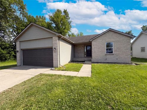 42724 Walnut St, Clinton Township, MI, 48036-4332 | Card Image