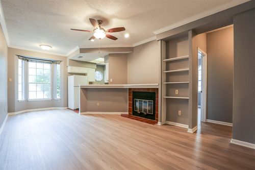 apt-105-3111 Tom Green St, Austin, TX, 78705-3061 | Card Image