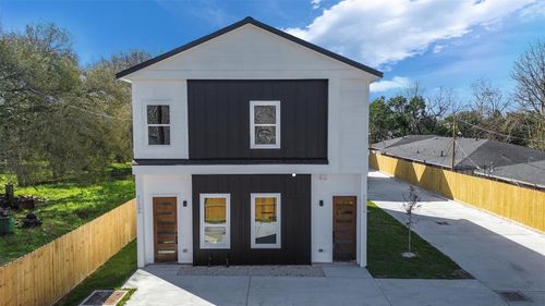 a-5130 Clover St, Houston, TX, 77033-3904 | Card Image