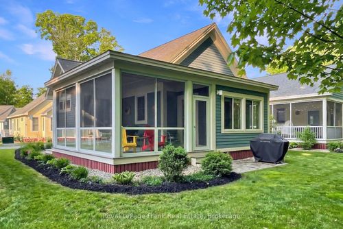 203-40 Hollow Lane, Prince Edward County, ON, K0K1P0 | Card Image