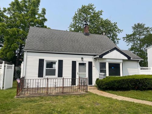 84 Rope Ln, Levittown, NY, 11756-4930 | Card Image