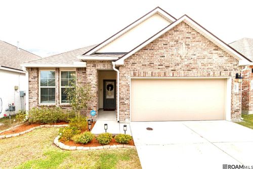 6407 Tiger Pointe Dr, Baton Rouge, LA, 70817-5812 | Card Image