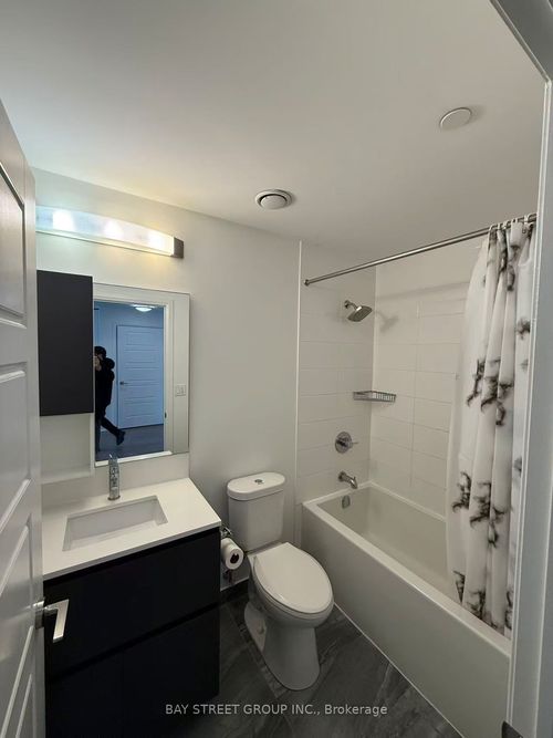 709-15 Water Walk Dr, Unionville, ON, L6G0G2 | Card Image