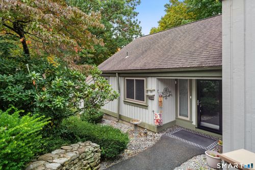 b-139 Heritage Vlg, Southbury, CT, 06488-6639 | Card Image