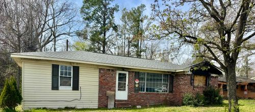 774 Peach St, Selmer, TN, 38375-1219 | Card Image