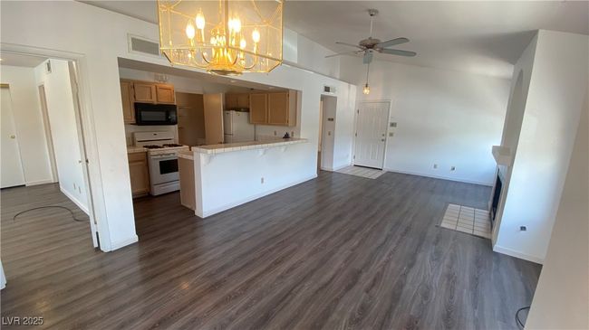 UNIT-209 - 7570 W Flamingo Rd, Condo with 2 bedrooms, 2 bathrooms and null parking in Las Vegas NV | Image 7