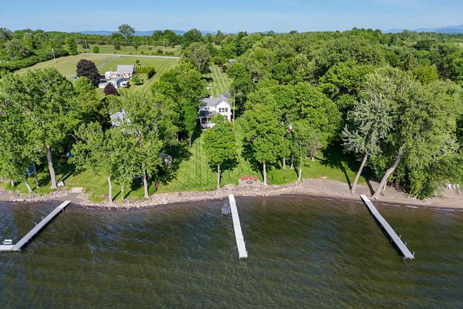 355 Us Route 2, House other with 3 bedrooms, 3 bathrooms and null parking in Grand Isle VT | Image 38