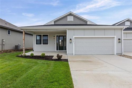 4915 146th St, Basehor, KS, 66007-4900 | Card Image
