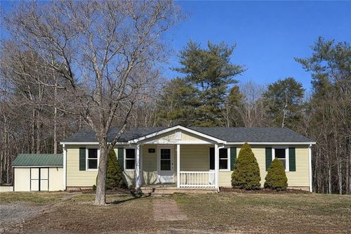 333 Sandy Flats Rd, North Wilkesboro, NC, 28659-7760 | Card Image