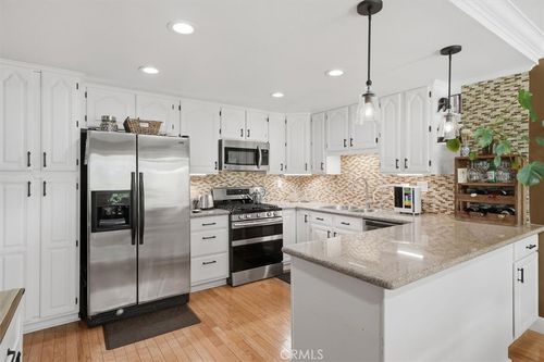 28828 Loretta Ln, Canyon Country, CA, 91387 | Card Image
