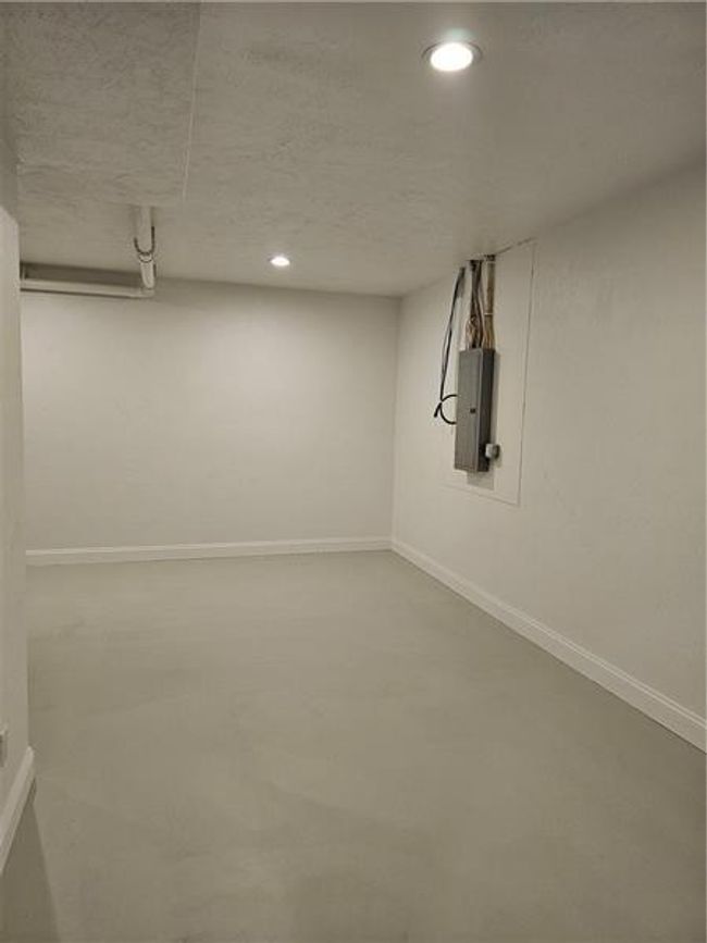 801 Wimbledon Dr, House other with 2 bedrooms, 1 bathrooms and 4 parking in Mount Pleasant PA | Image 17
