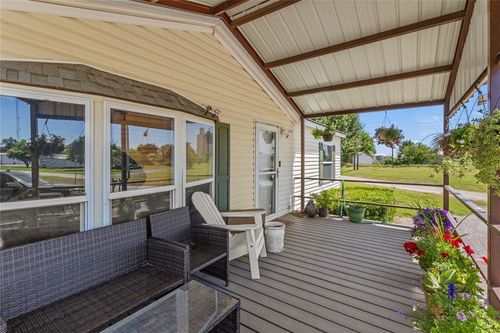 115 S 4th St, Thomas, OK, 73669-8282 | Card Image