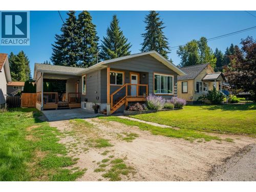 100 Birch Ave, Fruitvale, BC, V0G1L1 | Card Image