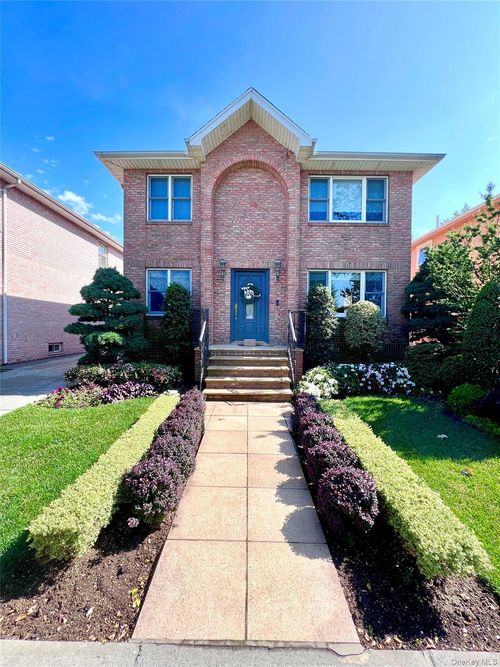 15724 20th Rd, Whitestone, NY, 11357-3828 | Card Image