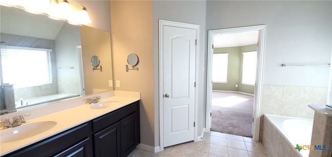 716 Oyster Crk, House other with 4 bedrooms, 2 bathrooms and null parking in Buda TX | Image 12