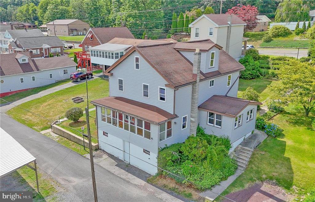 Diaz Ave, Nesquehoning, PA 18240