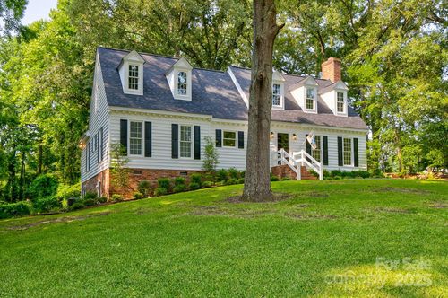 325 Chapman St, Chesterfield, SC, 29709-1112 | Card Image