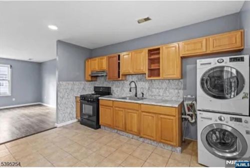 132 Main St, Paterson, NJ, 07505-1023 | Card Image