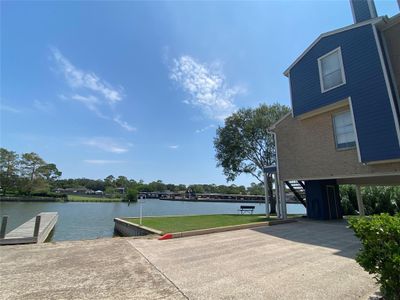 1915 - 18519 Egret Bay Boulevard, Home with 2 bedrooms, 2 bathrooms and null parking in Webster TX | Image 2