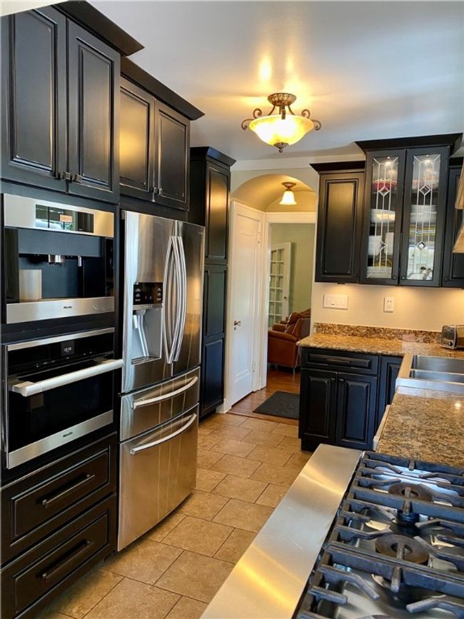 1138 Middle Rd, House other with 4 bedrooms, 3 bathrooms and 2 parking in Glenshaw PA | Image 5