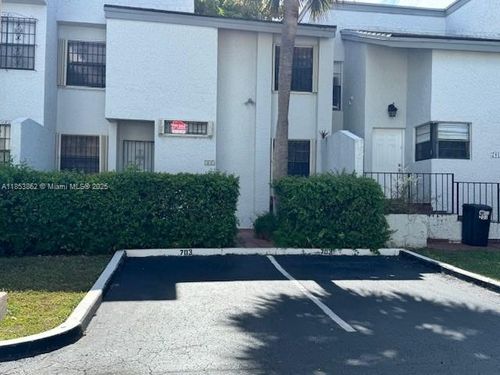 c1-703 Nw 105th Pl, Miami, FL, 33172-3101 | Card Image