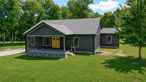 226 W Wilson Rd, Russell Springs, KY, 42642-6858 | Card Image