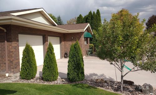 2353 Twin Oaks Park, Twin Falls, ID, 83301-4489 | Card Image