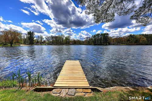 10 Old Pinewood Trl, Trumbull, CT, 06611 | Card Image