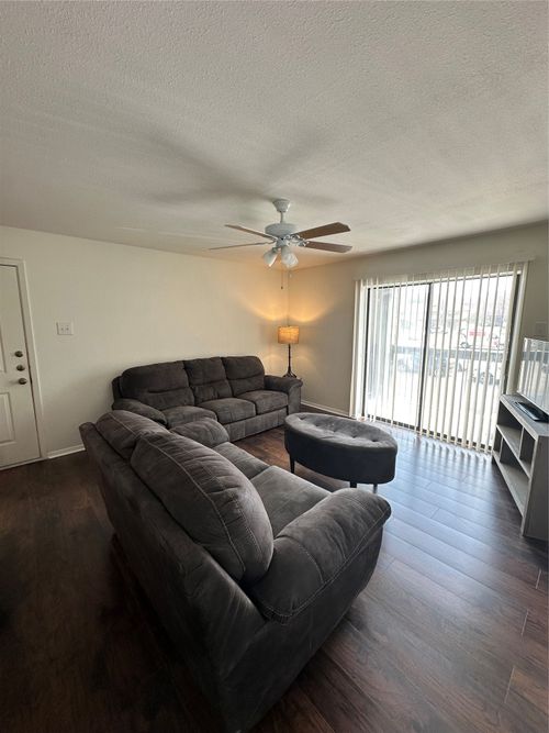 201-218 N Texas Blvd, Denton, TX, 76201-5669 | Card Image