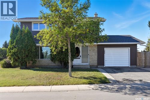 266 Assiniboine Dr, Saskatoon, SK, S7K4A2 | Card Image