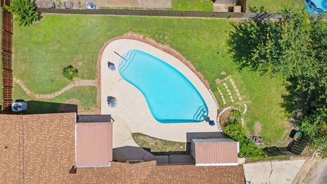 Bird's eye view of the pool & backyard. | Image 40
