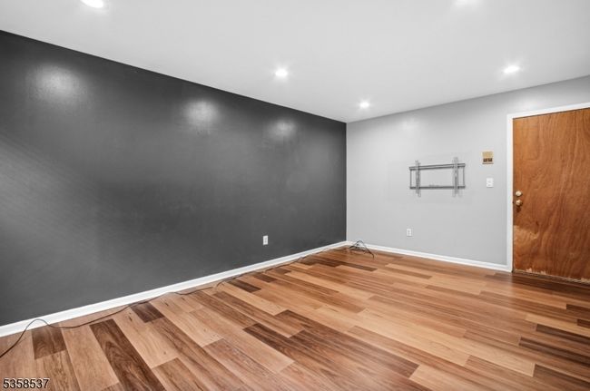 APT-5 - 35 E Price St, Townhouse with 1 bedrooms, 1 bathrooms and null parking in Linden NJ | Image 5