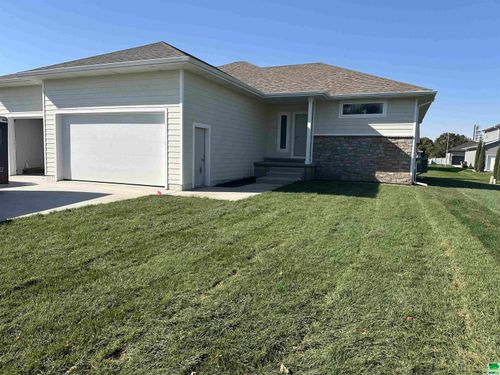 301 Cedar St, Sloan, IA, 51055-8100 | Card Image