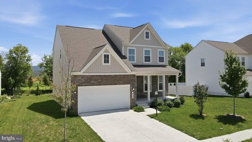 639 Barksdale Dr, CHARLES TOWN, WV, 25414-5721 | Card Image