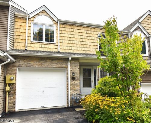 47 Edgefield Dr, Morris Plains, NJ, 07950-1971 | Card Image