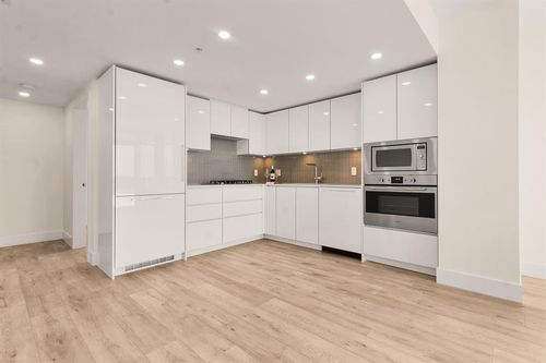 2502-10428 Whalley Blvd, Surrey, BC, V3T4H5 | Card Image